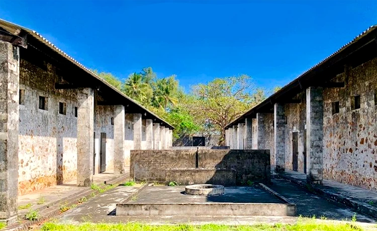 Nhà tù Côn Đảo