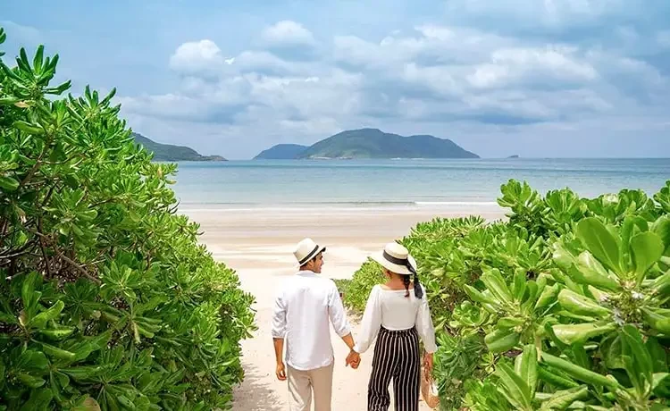Tour du lịch Sài Gòn - Côn Đảo 3 ngày 2 bằng máy bay Tour du lịch Sài Gòn - Côn Đảo 3 ngày 2 bằng máy bay